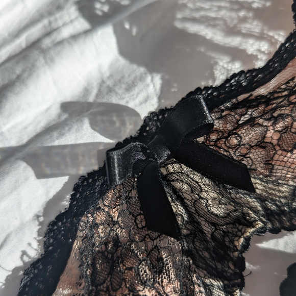 Agent Provocateur Francoise Bra And Garter Belt Set - Picture 2 of 12